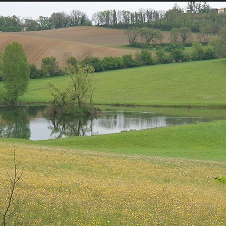 Love Room- Spa- Escale Amoureuse Puygaillard-de-Quercy ภายนอก รูปภาพ