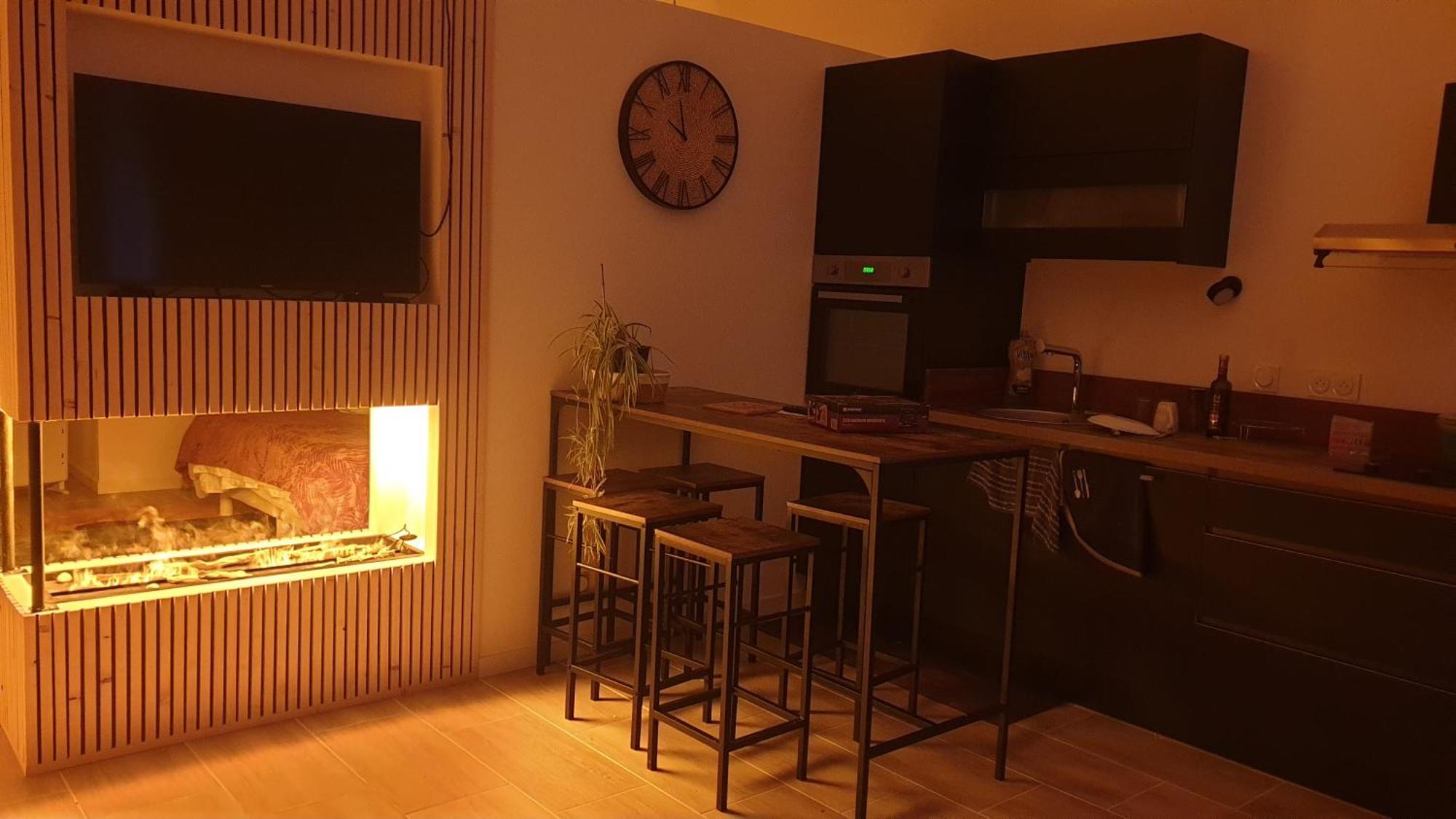 Love Room- Spa- Escale Amoureuse Puygaillard-de-Quercy ภายนอก รูปภาพ